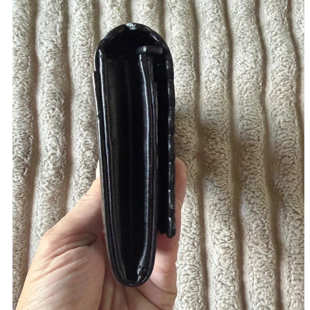Kate Spade Black Scalloped Leather Continental Wallet Snap‎ Closure Gold Logo